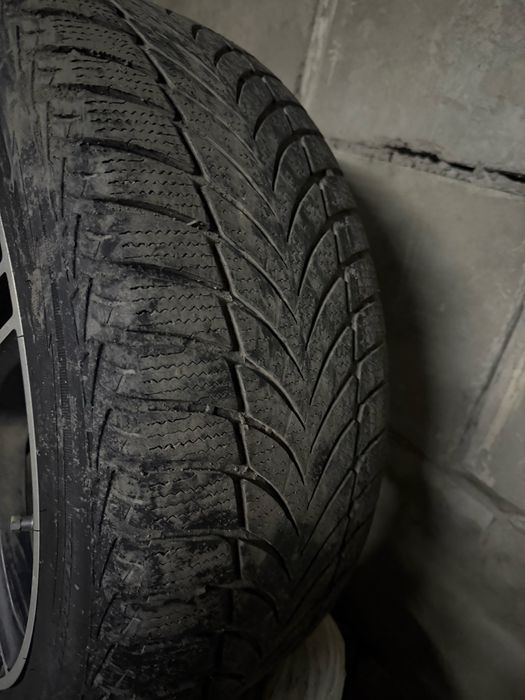 Продам диски с резиной R19