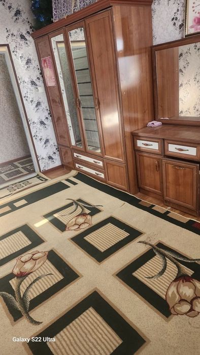 продам двух комнатних квартиратира