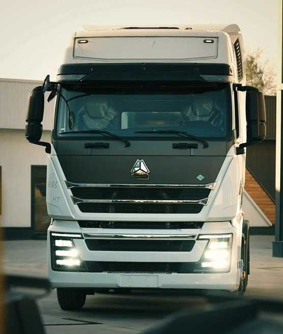 Тягач HOWO-T9H, CNG, 6×4, ZZ4257V384HE1CB