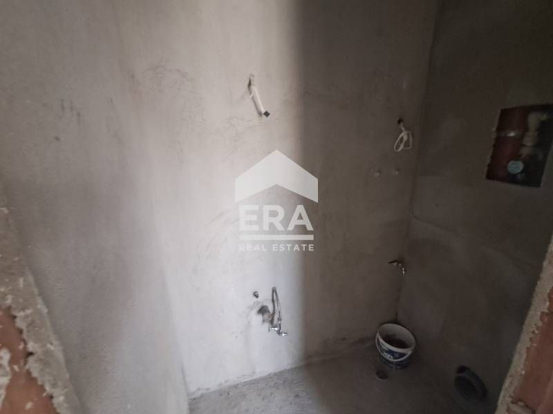 Тристаен източен апартамент за продажба, в жилищен комплекс Вива 3, кв