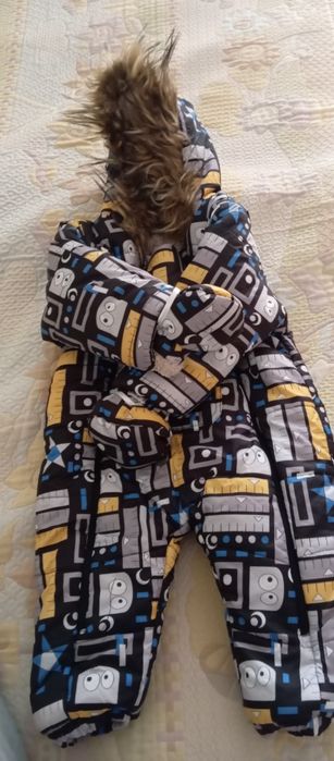 Продавам зимен гащеризон