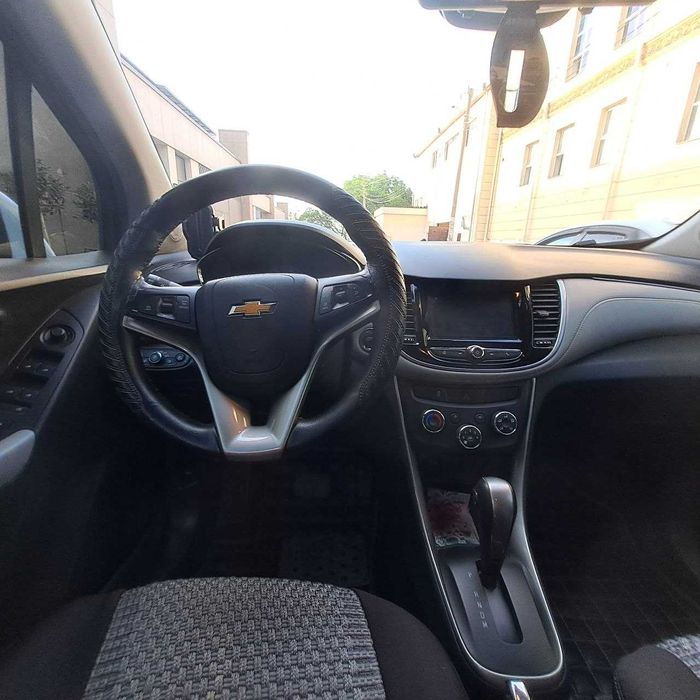 Chevrolet Tracker Premier — 1-ый выпуск, автомат