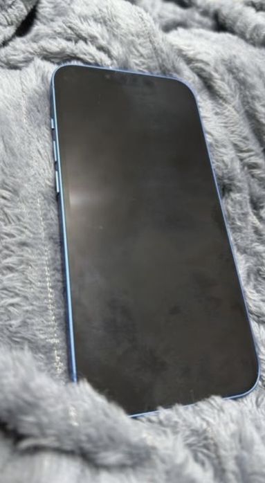 Продам айфон 13 срочно