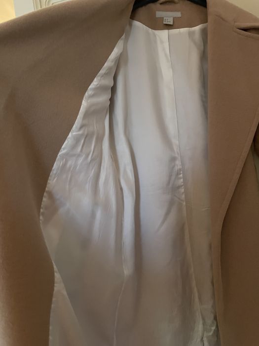 Palton crem Hm- mărimea 34  Cu cordon