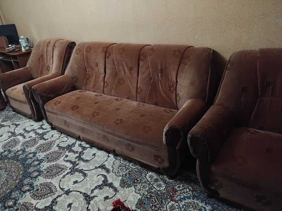 Divan kreslo sotiladi: Shaxrisabz