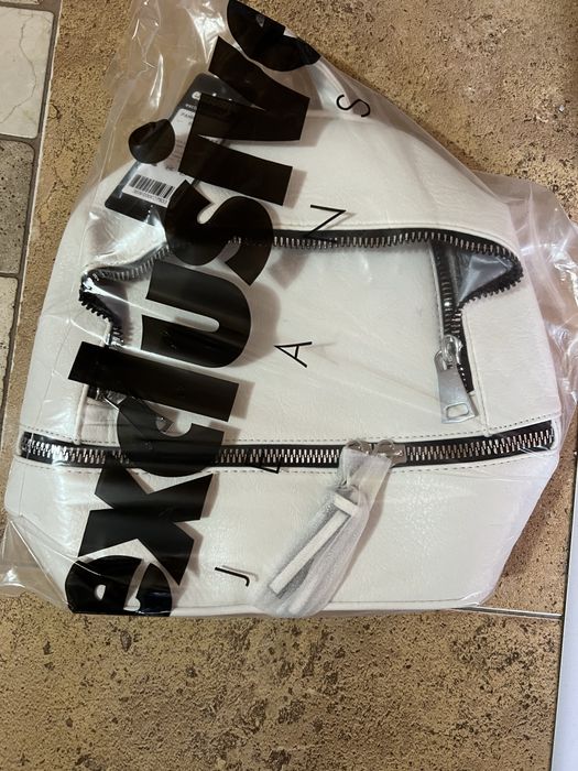 Дамска раница с етикет от Exclusive jeans