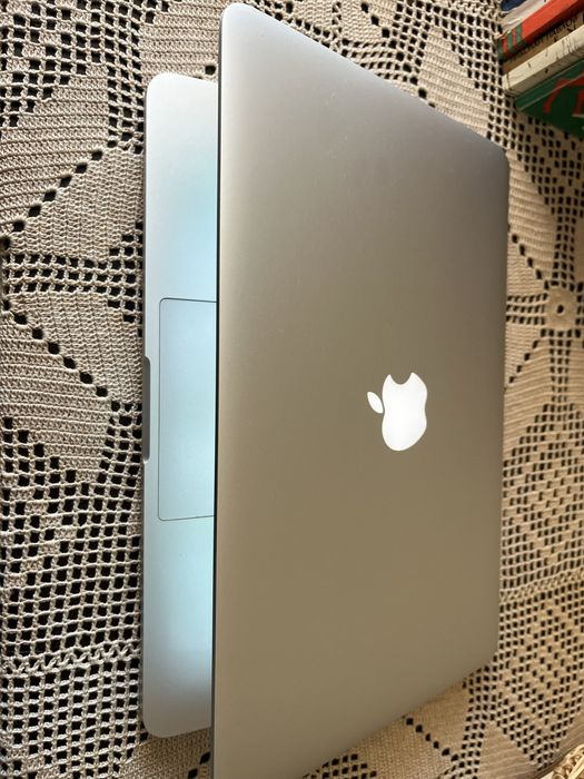 Mac book pro 13 intel iris
