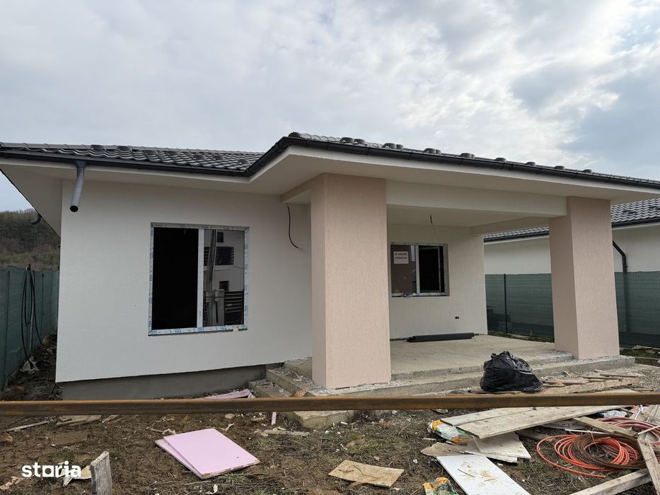 Casa Mioveni, parter, 3 camere, zona A-uri, la cheie, 2024