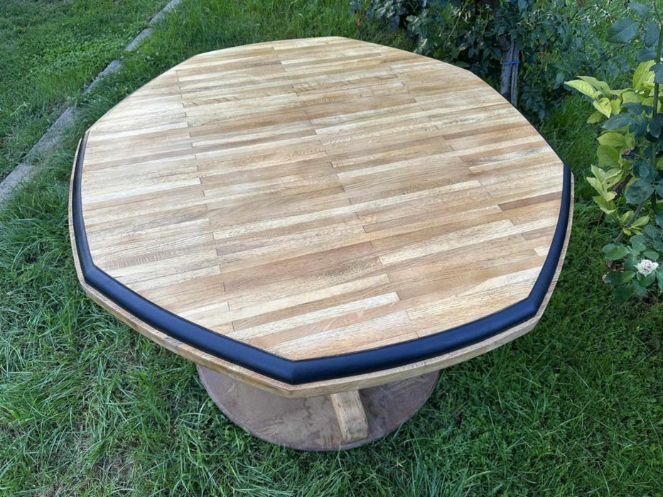 Masă din lemn masiv