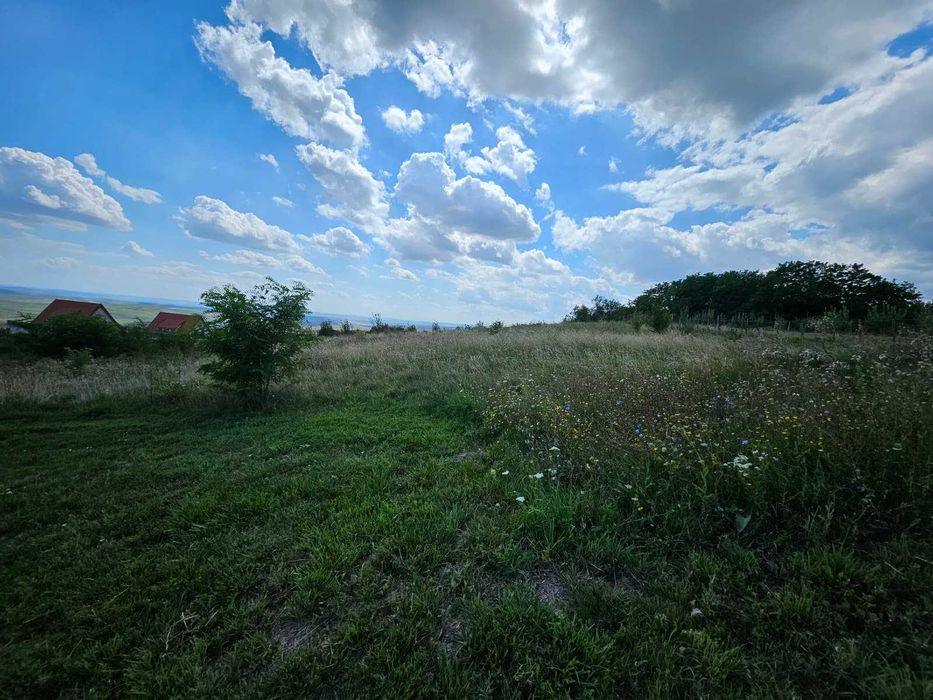 Vand teren intravilan comuna Aiton judetul Cluj