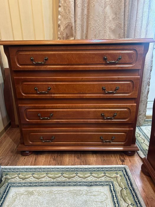 Продам спальный гарнитур