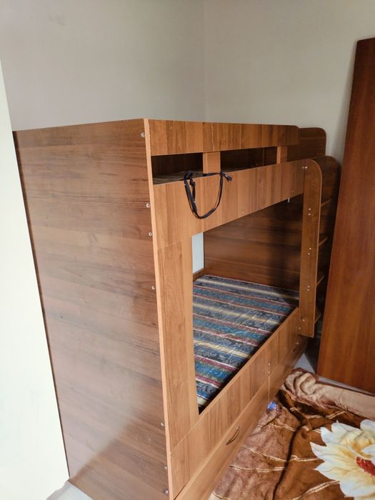 Продам двухярусную кровать