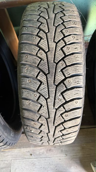 Продам зимнюю резину 225/60/R17