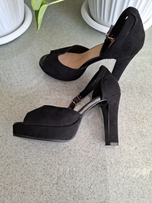 Босоножки . Продам .