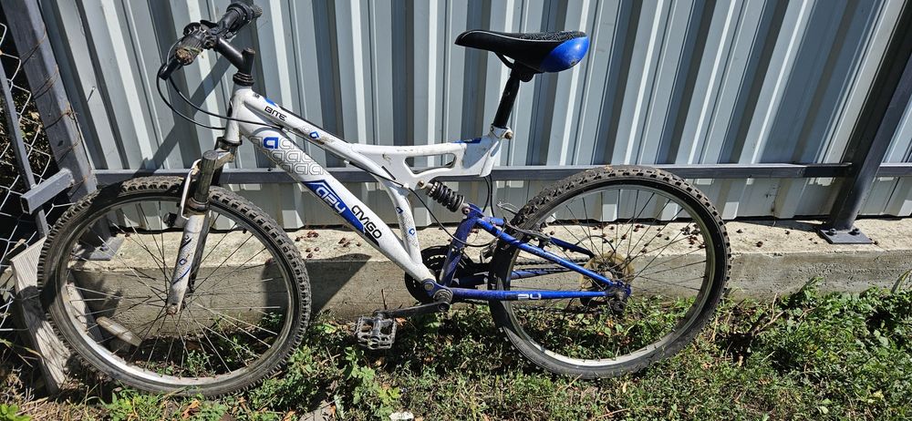 Vand bicicleta buna