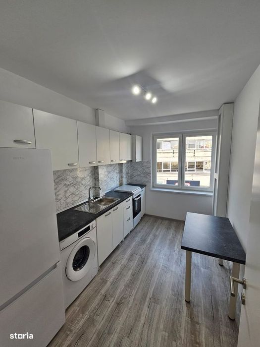 Apartament 2 camere, Centru Ploiești, balcon