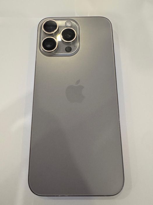 I phone 15 pro max 256