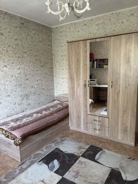 Продам стол, шкаф, полка