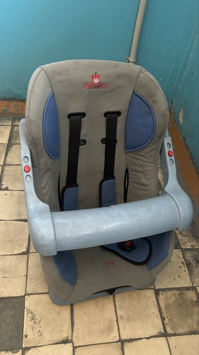 Продам автокресла для детей