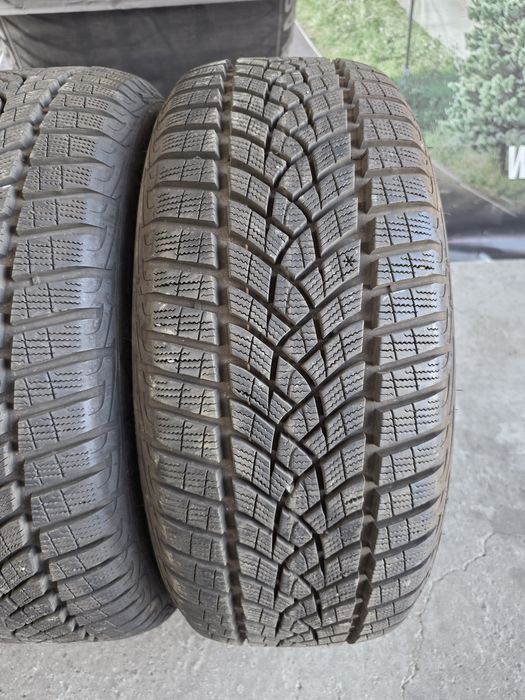 225/55/17 Goodyear 4бр