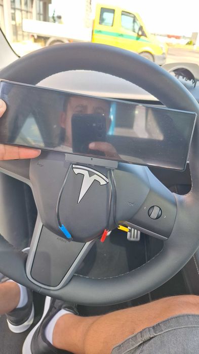 Display Tesla frontal