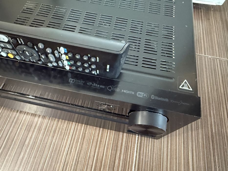 Onkyo TX-NR636 Bluetooth Wi-Fi