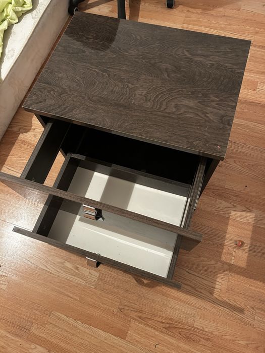 Тумбочки прикроватные