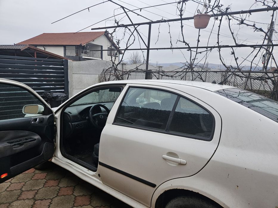 Vând Skoda Octavia