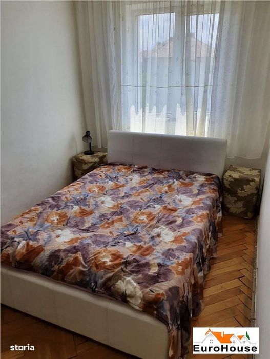 Apartament 3 Camere De Vanzare , Cetate