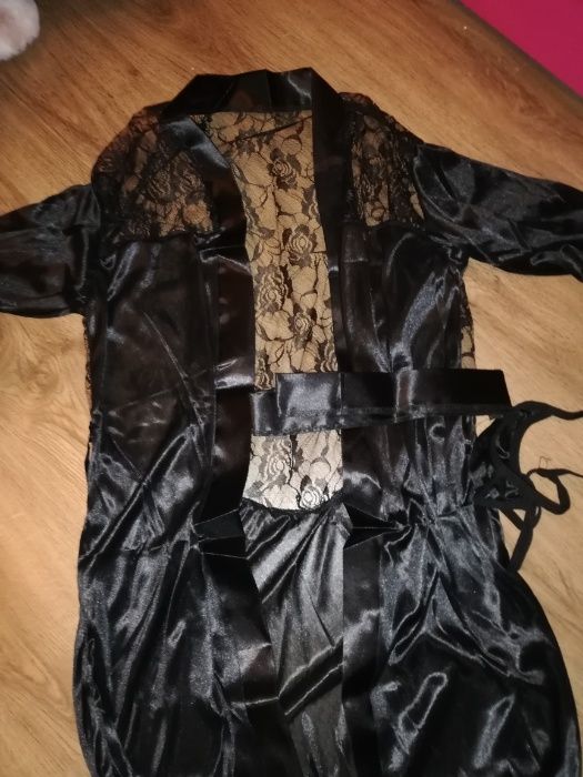 Lenjerie halat negru cu dantela