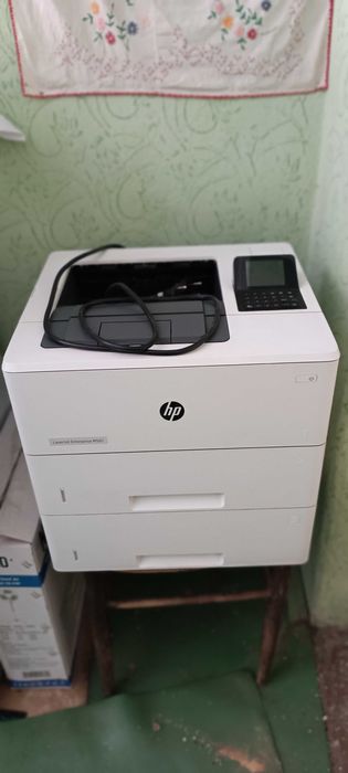 Продавам офис техника, компютри , монитори и принтери