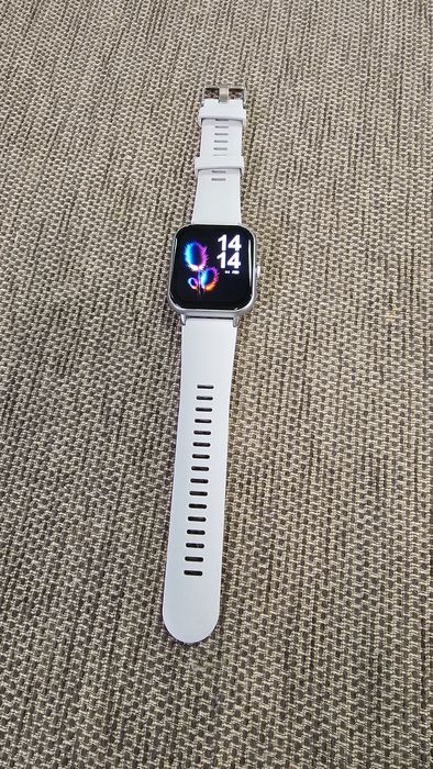 Смарт часовник/фитнес гривна