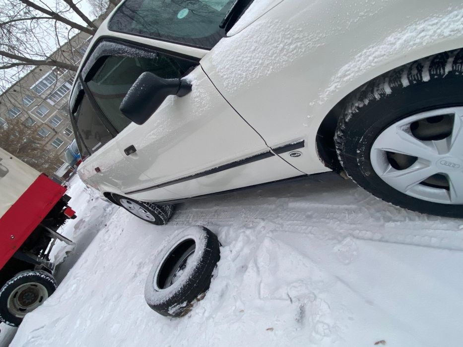 Продам Ауди б4 моно