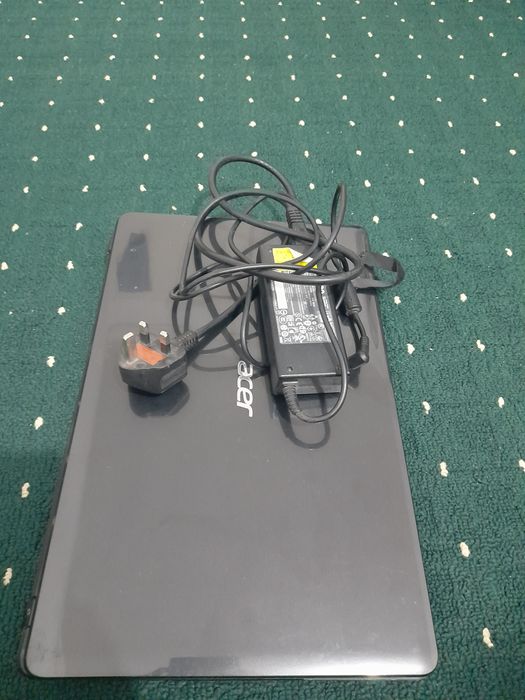 Zapchastg'a Notebook Satiladi.  Korpus singan.