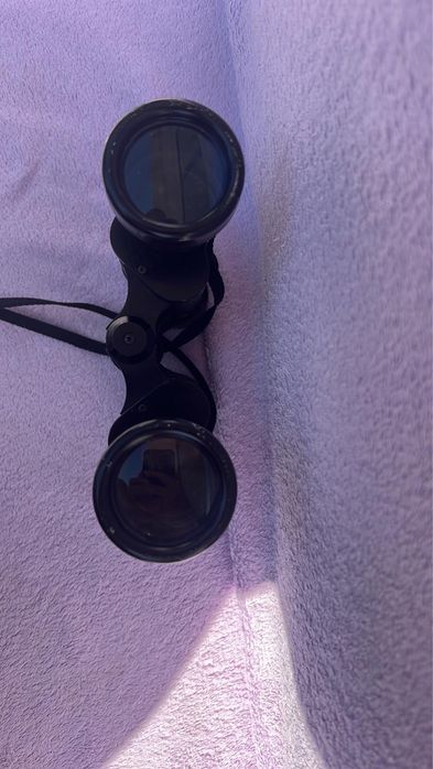 Binoclu 8x40 detaliile se vad in poze
