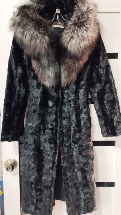 Продам шубу в идеальном состояние