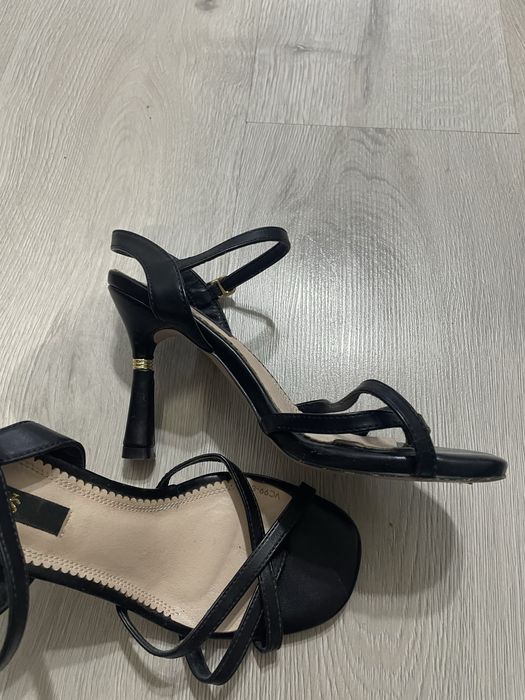 Продам туфли и босоножки 35 размера