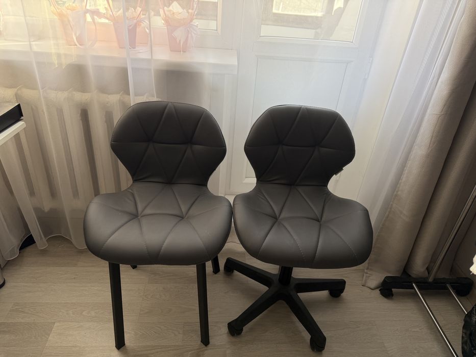 2 офисных стула подойдут для студии бьютисферы