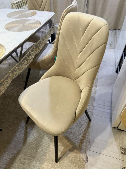 Кухонный стол, стулья