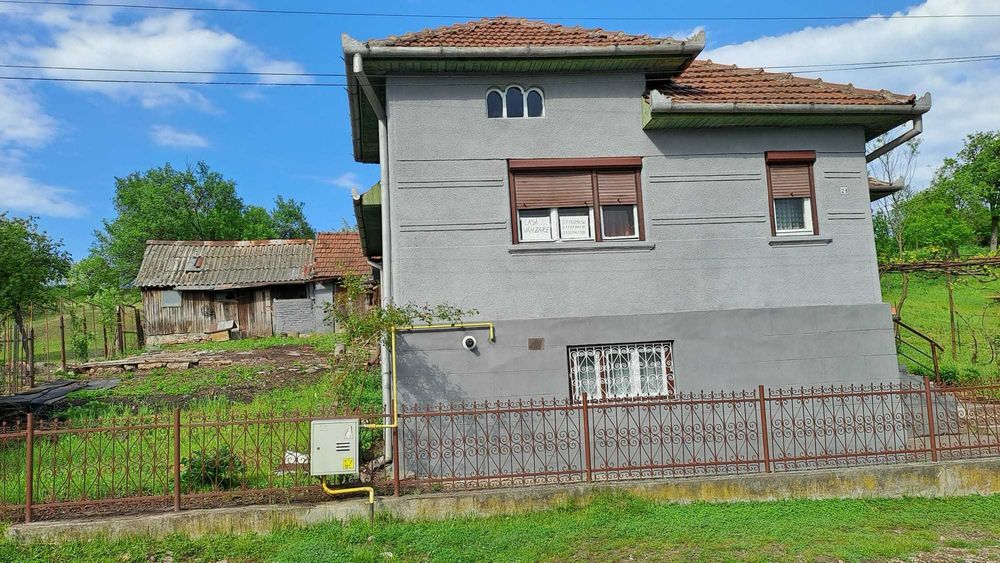 Vând casă în Răcăștia județul Hunedoara