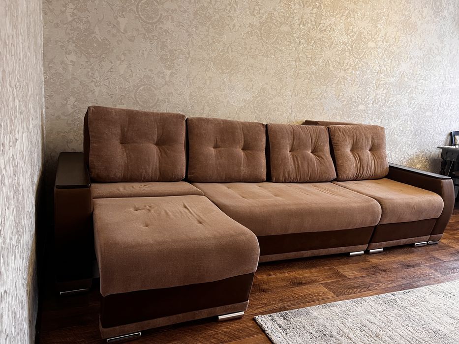 Продается диван в гостиную