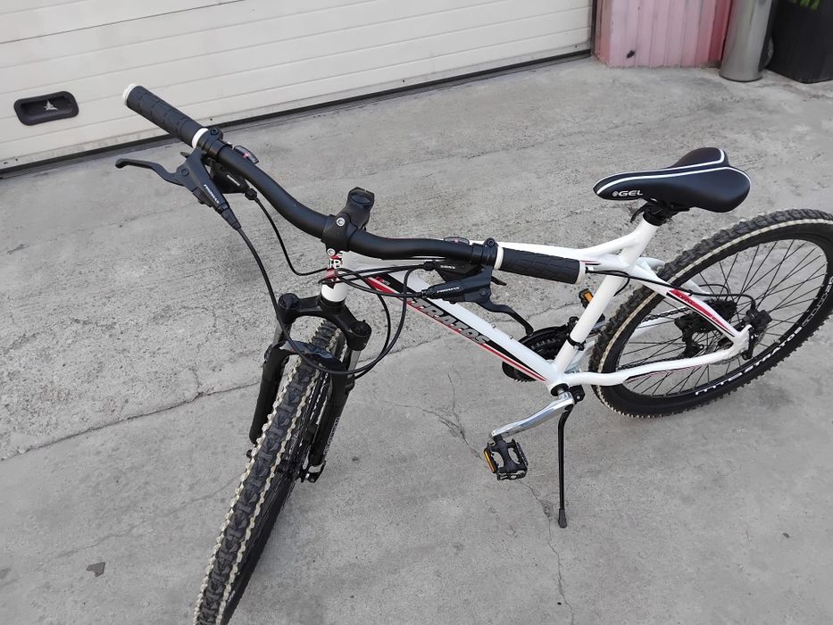 Vând bicicleta din aluminiu