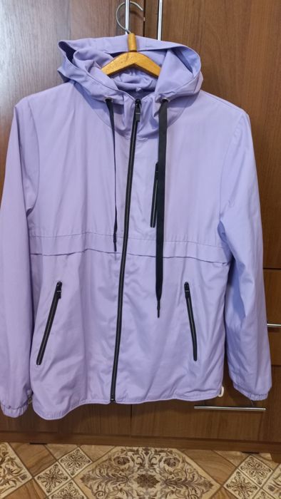 Продам ветровку курточку