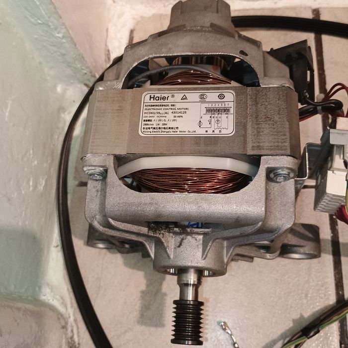 Piese pentru mașina de spălat candy aproape noi pentru că mașina staționată într un apartament proprie. a fost plecat. sa defectat cuva