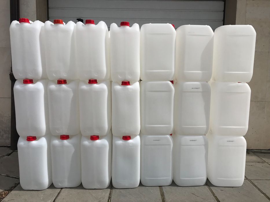 ТУБИ 25л. 10бр. 50лв. НОВИ, чисти и здрави с капачки