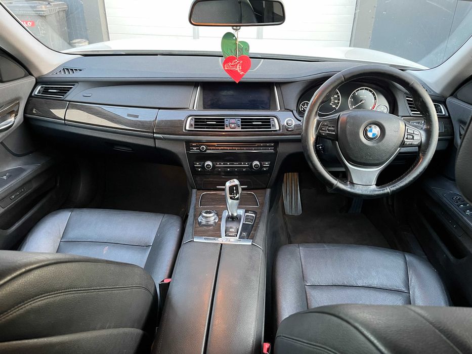 Dezmembrez BMW seria 7 F01 730d Facelift 258cp N57D30A an 2012