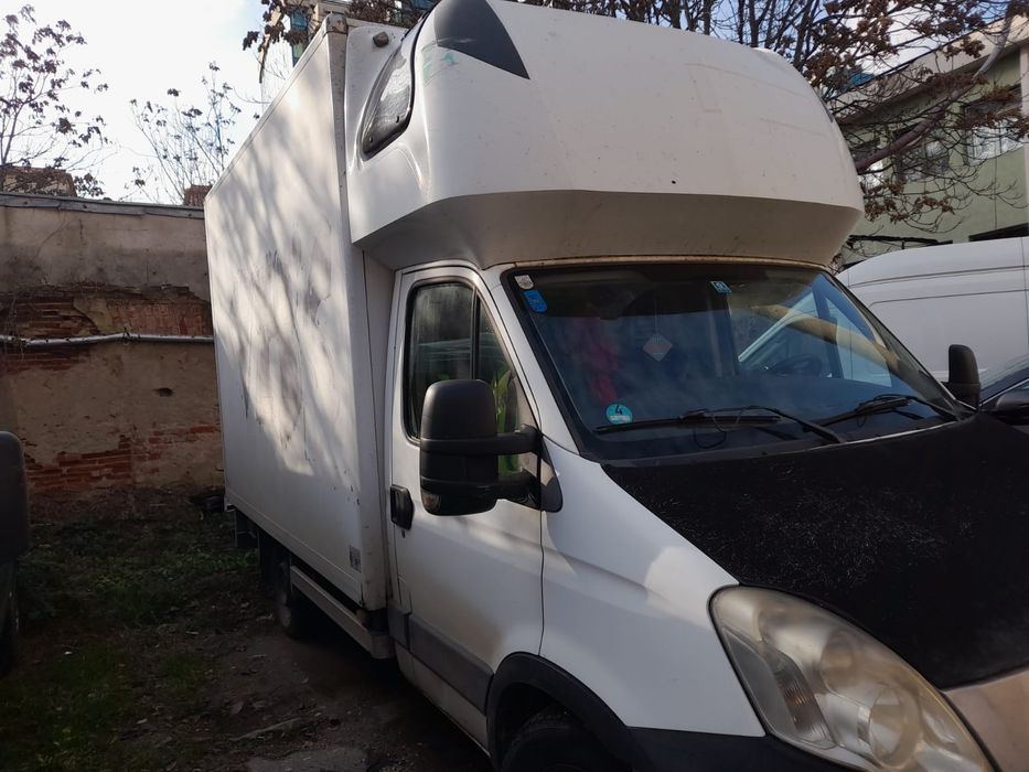 Vând IVECO DAILY 35 S 21 urgent!!