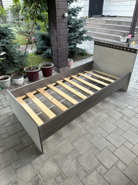 Детская кровать с матрасом