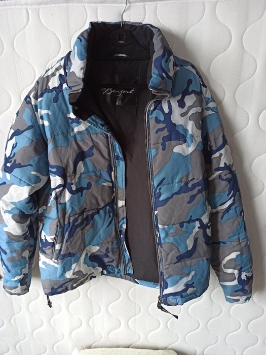 Jeaca Benjart camuflaj albastru-alb