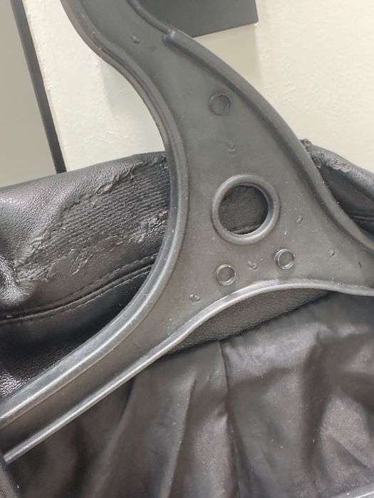 Кожаная куртка. Верхняя одежда.